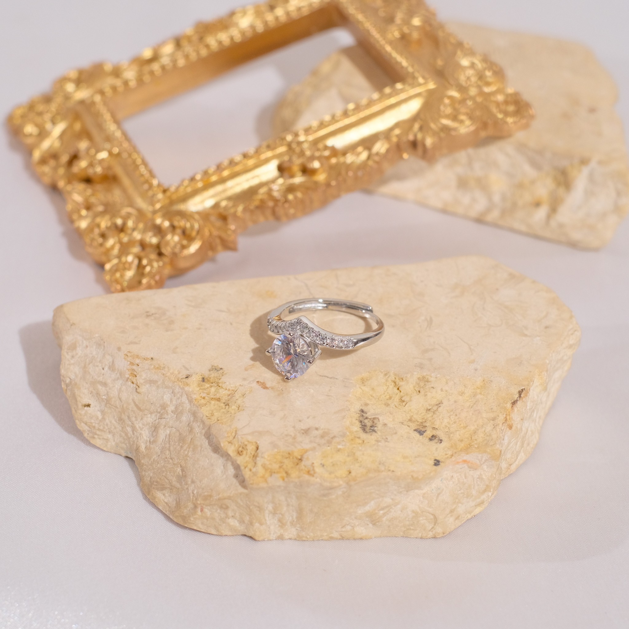 LUXE JEWELRY Cincin Lamaran Wanita Perempuan Adjustable Elegan Zirconia Ring LJR007